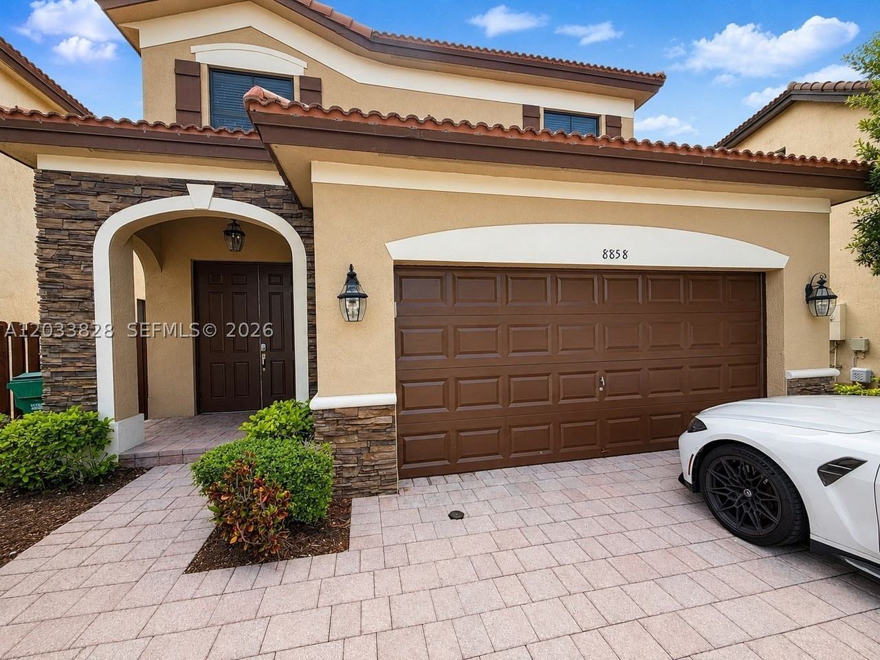 8858 Nw 101st Pl - Photo 3 of 36