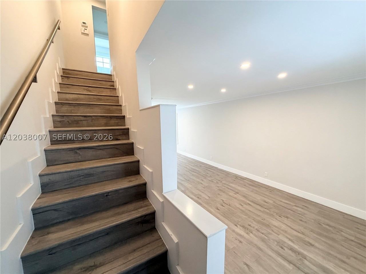15 Madeira Ave #2 - Photo 2 of 10