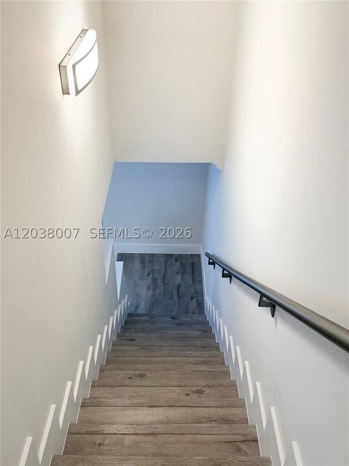 15 Madeira Ave #2 - Photo 6 of 10