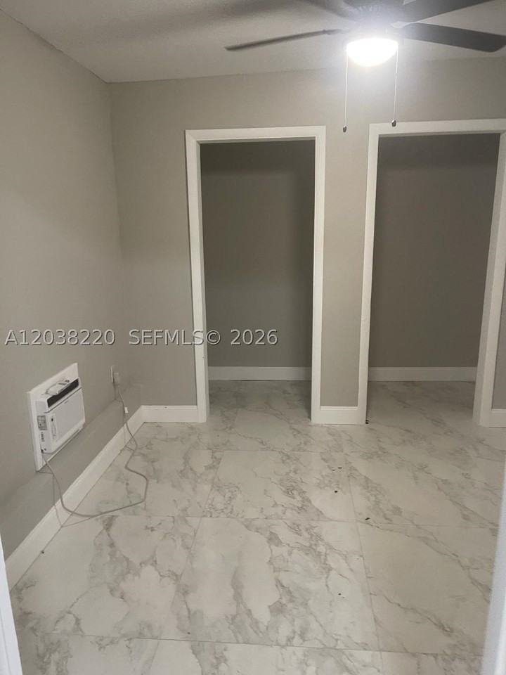 5424 Nw 17th Ct #5424 - Photo 3 of 9