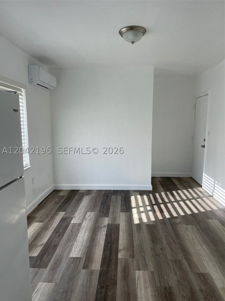 430 Sw 6th Ave #8 - Photo 4 of 7