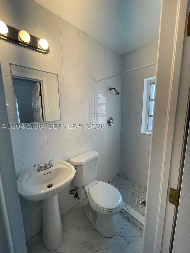 430 Sw 6th Ave #8 - Photo 6 of 7