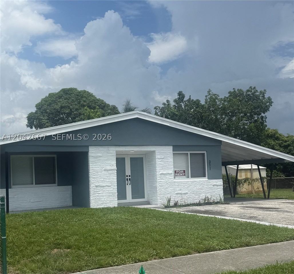 311 Nw 33rd Ter - Photo 3 of 10