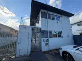 featured image of 7638 N Miami Ave #5