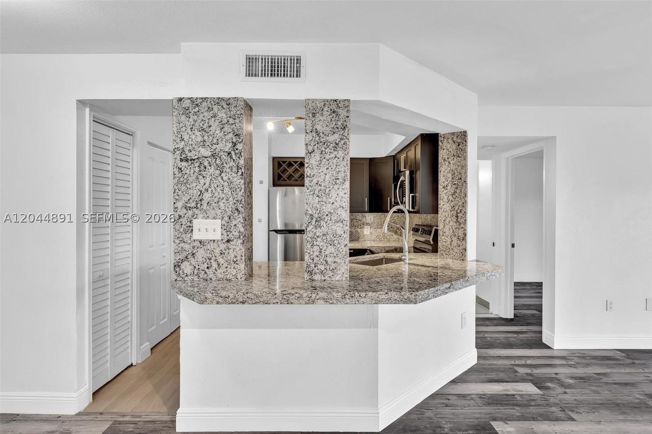 2341 Nw 33rd St #406 - Photo 5 of 31