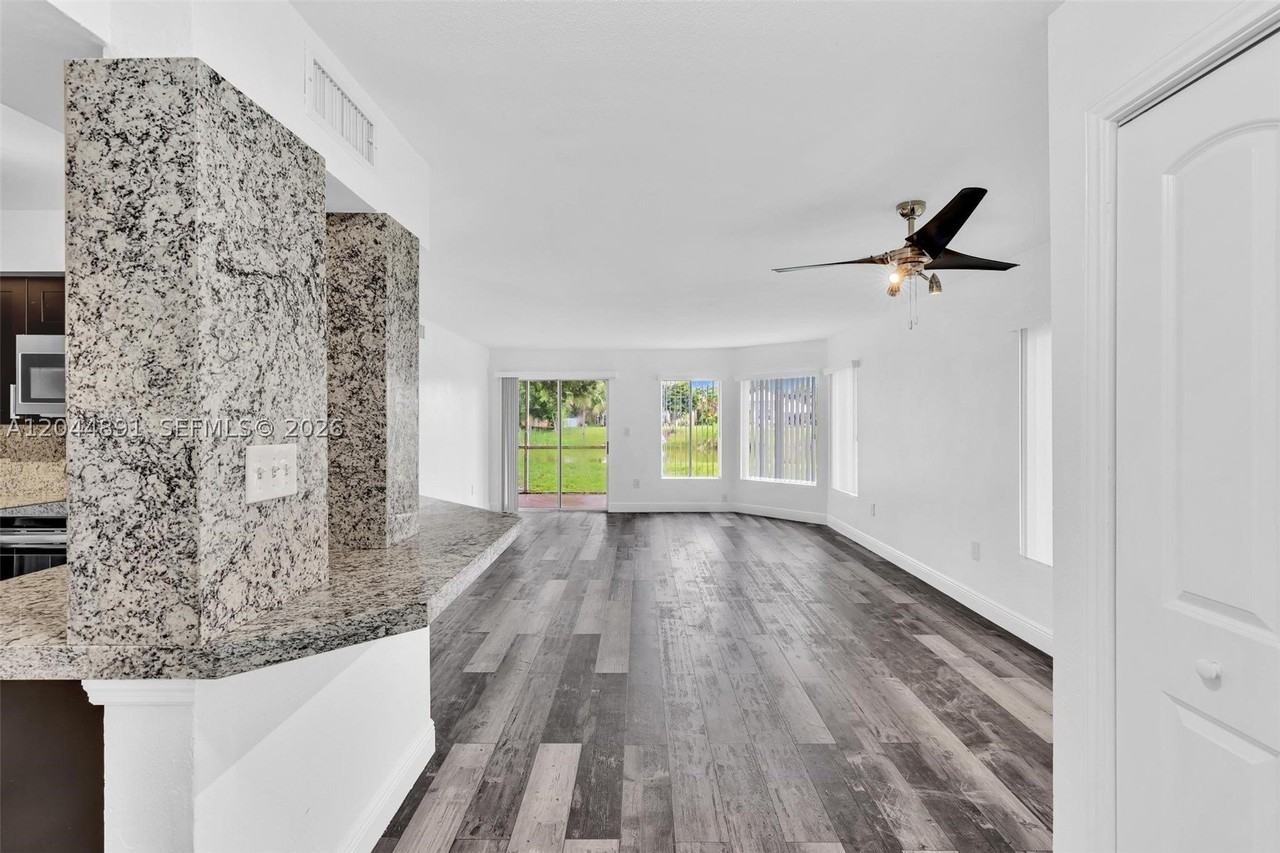 2341 Nw 33rd St #406 - Photo 7 of 31