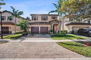 featured image of 2502 Ne 1st St #0
