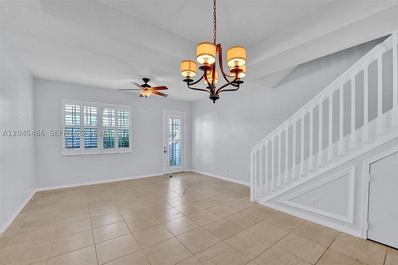 602 S Federal Hwy #12 - Photo 4 of 28