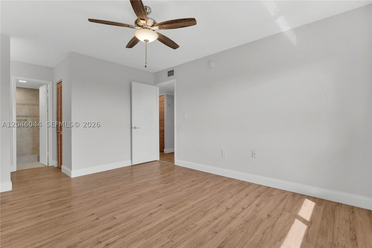 1121 Sw 122nd Ave #412-2 - Photo 5 of 40