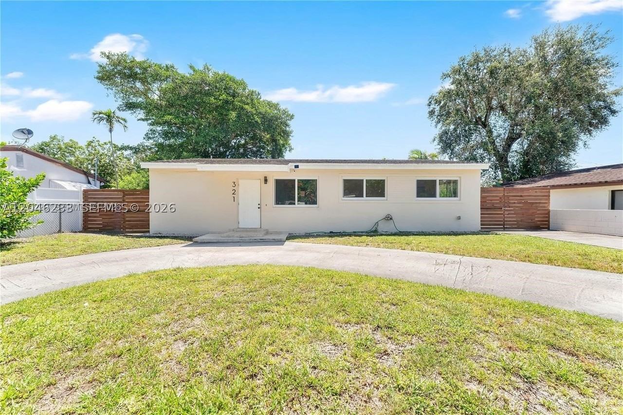 321 Nw 56th Ave - Photo 3 of 28