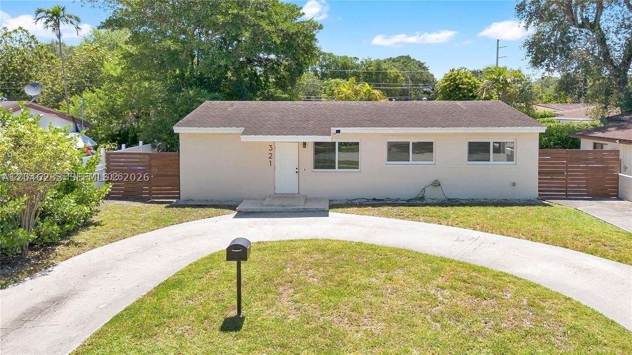 321 Nw 56th Ave - Photo 4 of 28