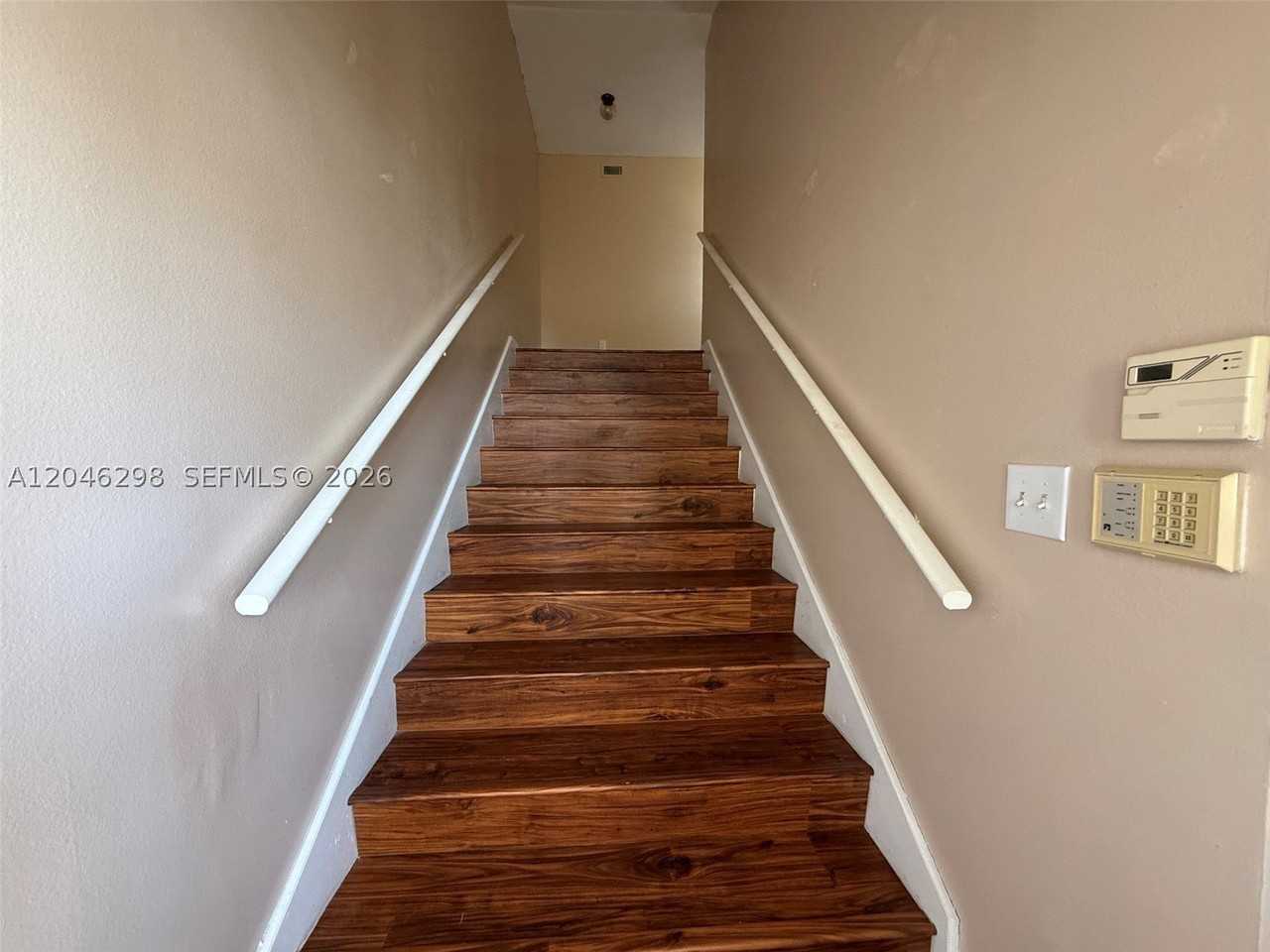 2512 Se 19th Pl #206A - Photo 2 of 12
