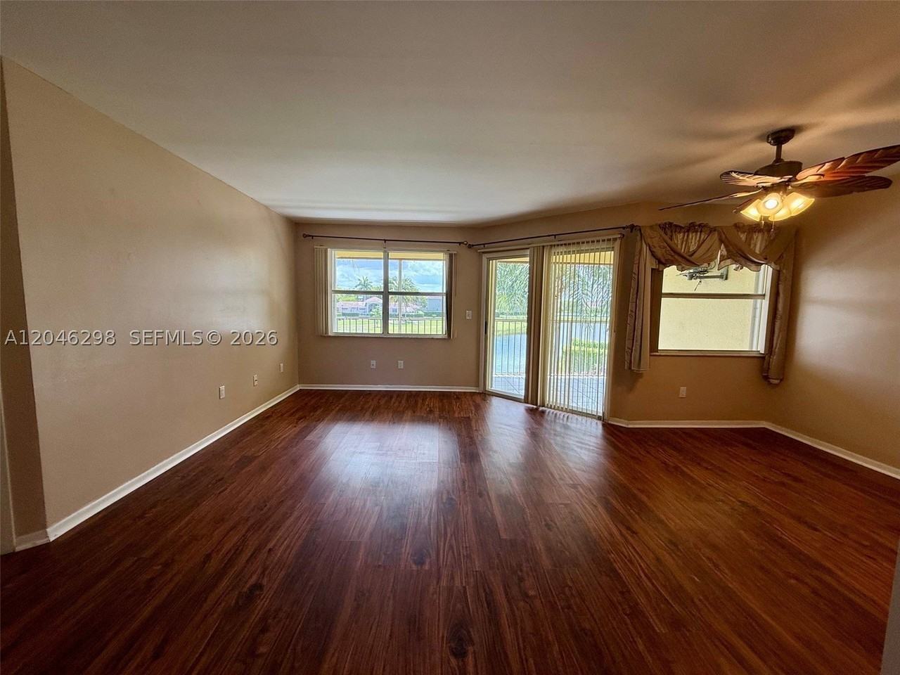 2512 Se 19th Pl #206A - Photo 3 of 12