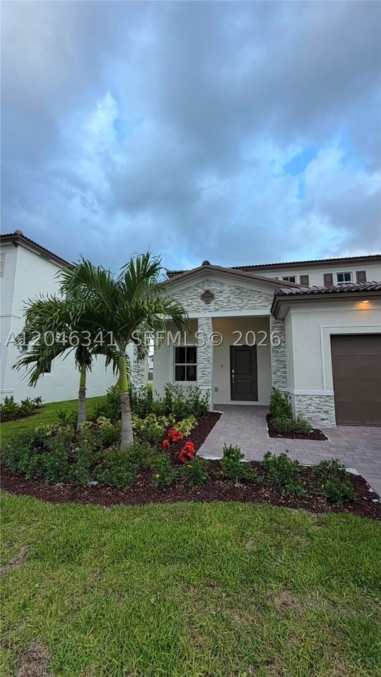 2475 Se 29th Dr - Photo 4 of 48