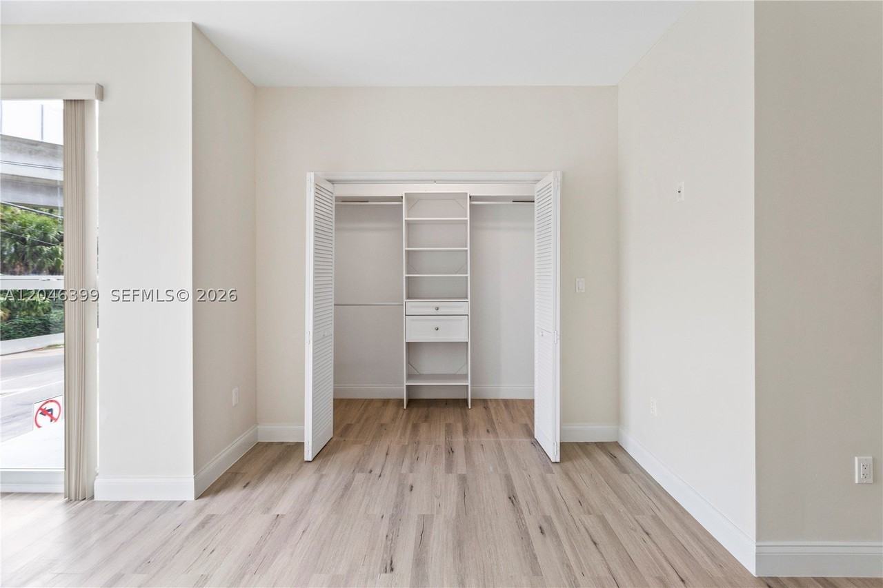 1252 Nw 39th St #1252 - Photo 2 of 15