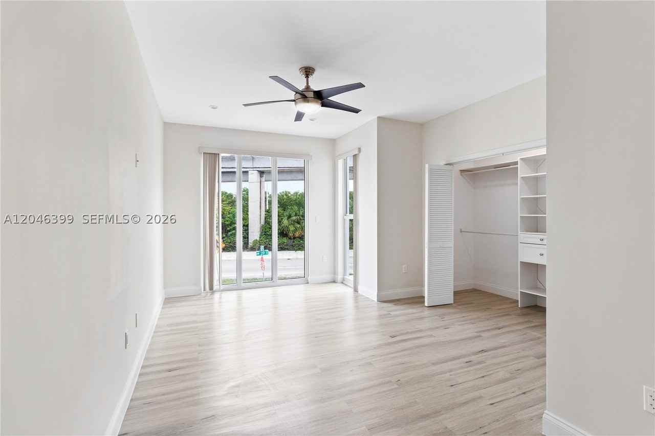 1252 Nw 39th St #1252 - Photo 3 of 15