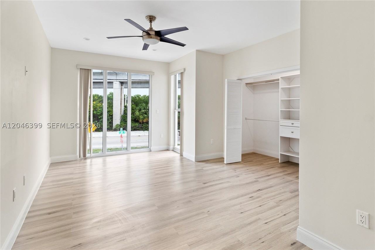 1252 Nw 39th St #1252 - Photo 5 of 15