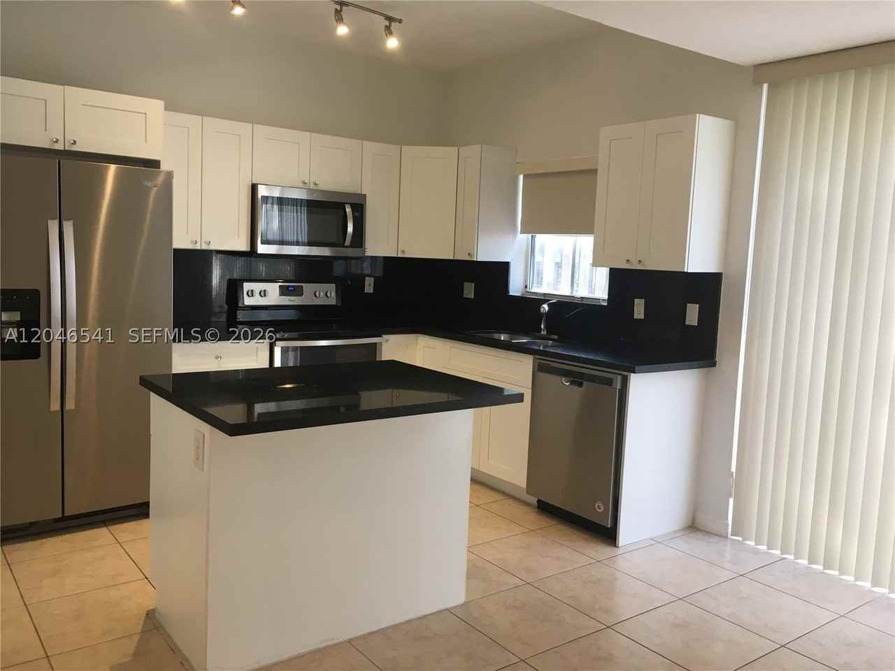 11528 Nw 60th Ter #477 - Photo 4 of 12
