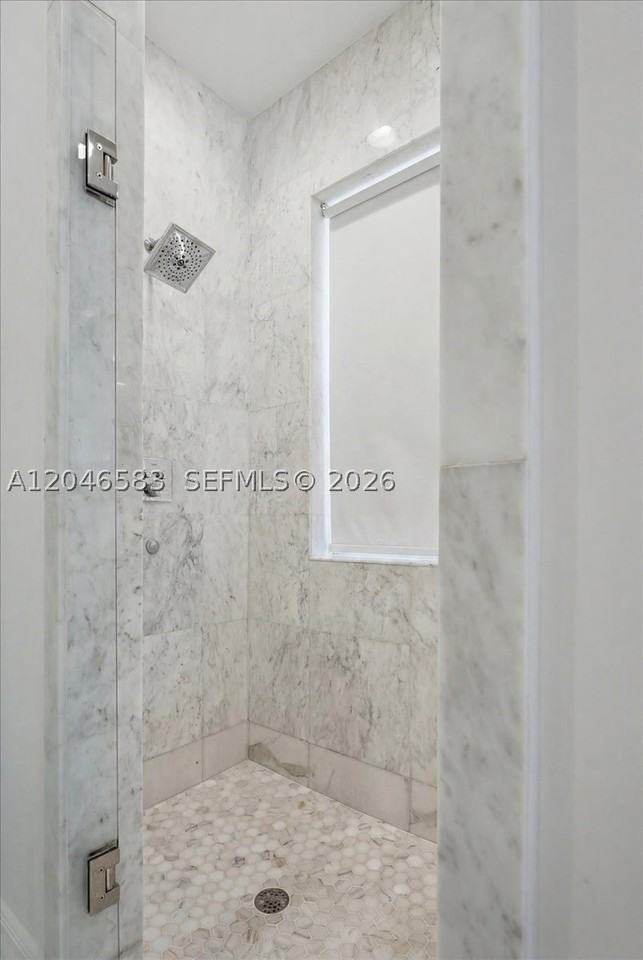 4734 Sunset Dr - Photo 7 of 46