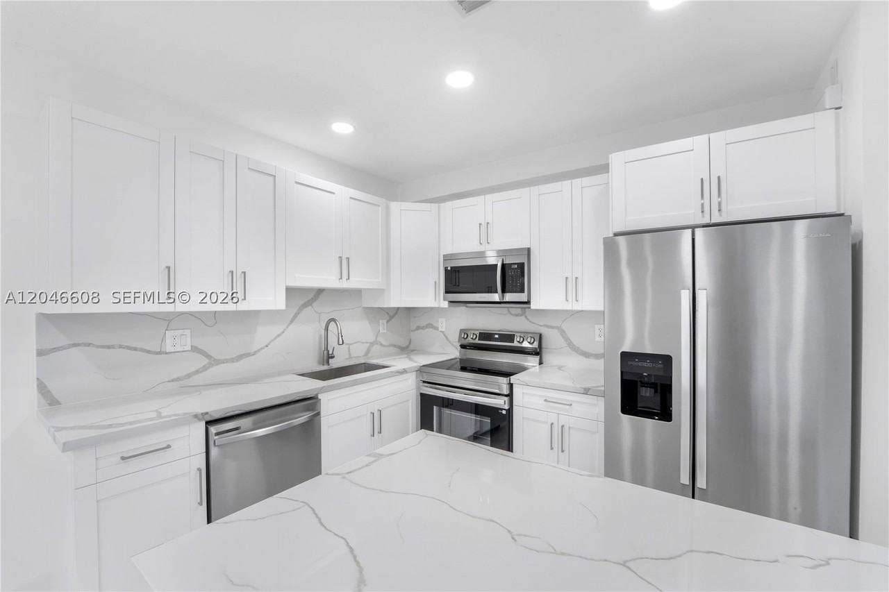 2802 Sw 128th Way #B - Photo 7 of 34