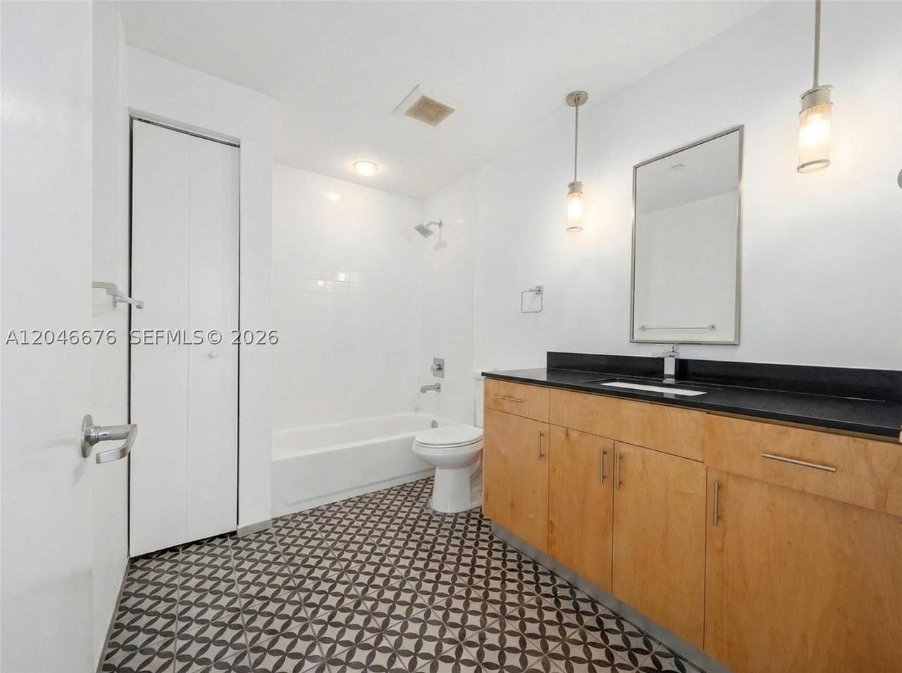769 Nw 1st St #301 - Photo 5 of 6