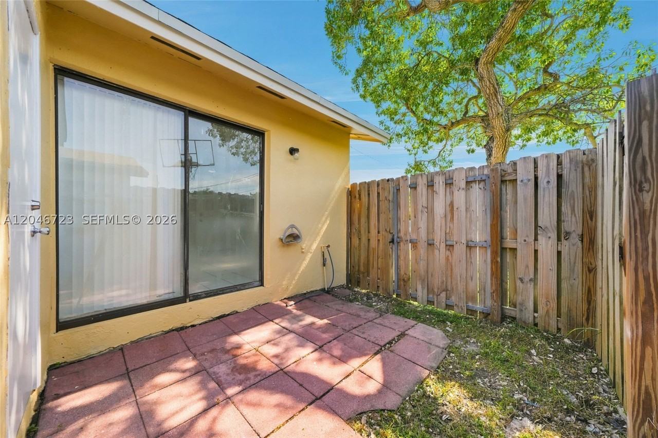 20117 Sw 88th Ct - Photo 4 of 27