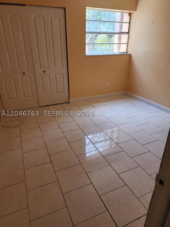 4147 Nw 19th St #4147 - Photo 4 of 15