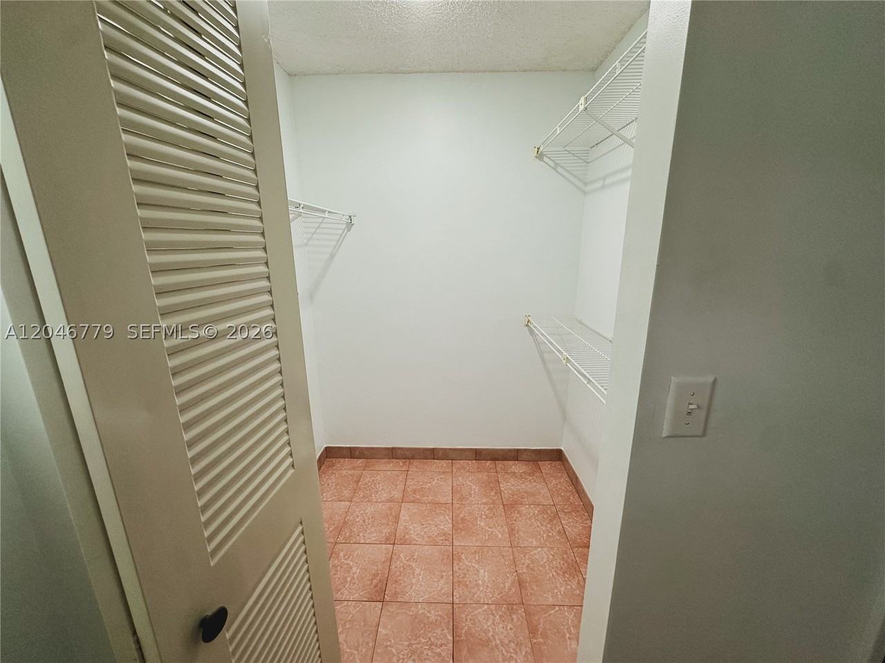 927 Ne 199th St #101 - Photo 6 of 11