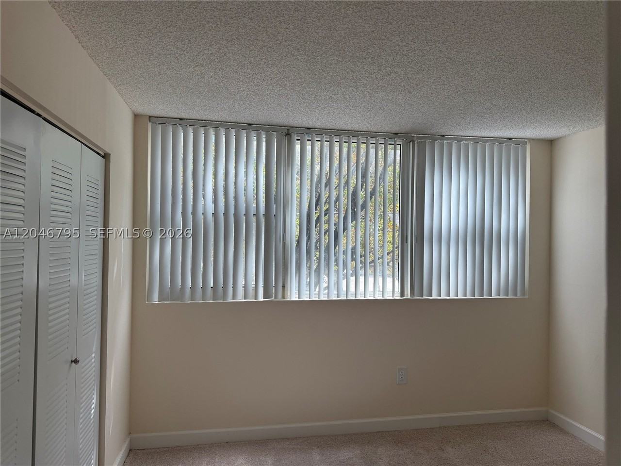 915 Nw 1st Ave - Photo 7 of 8
