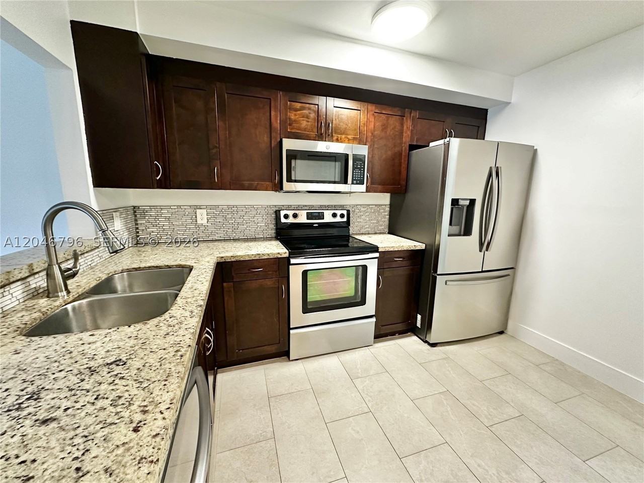 4245 S Pine Island Rd - Photo 3 of 43