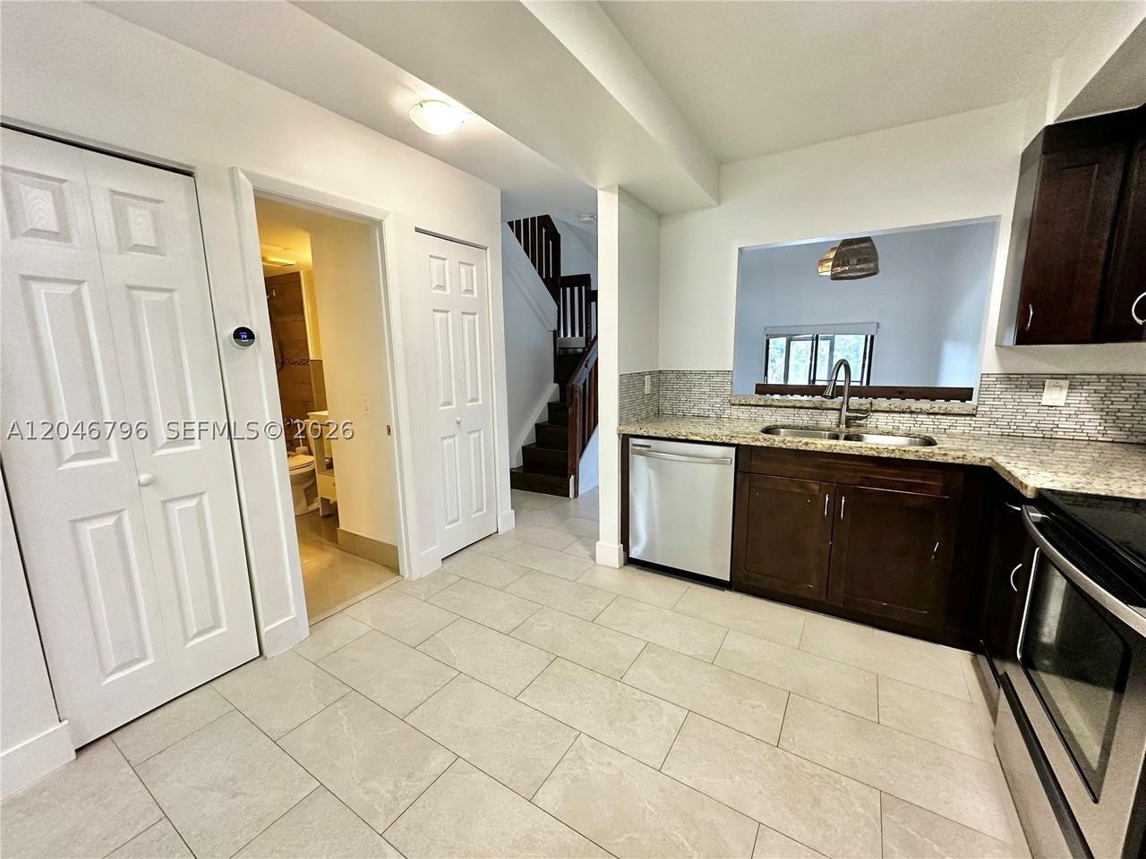 4245 S Pine Island Rd - Photo 5 of 43