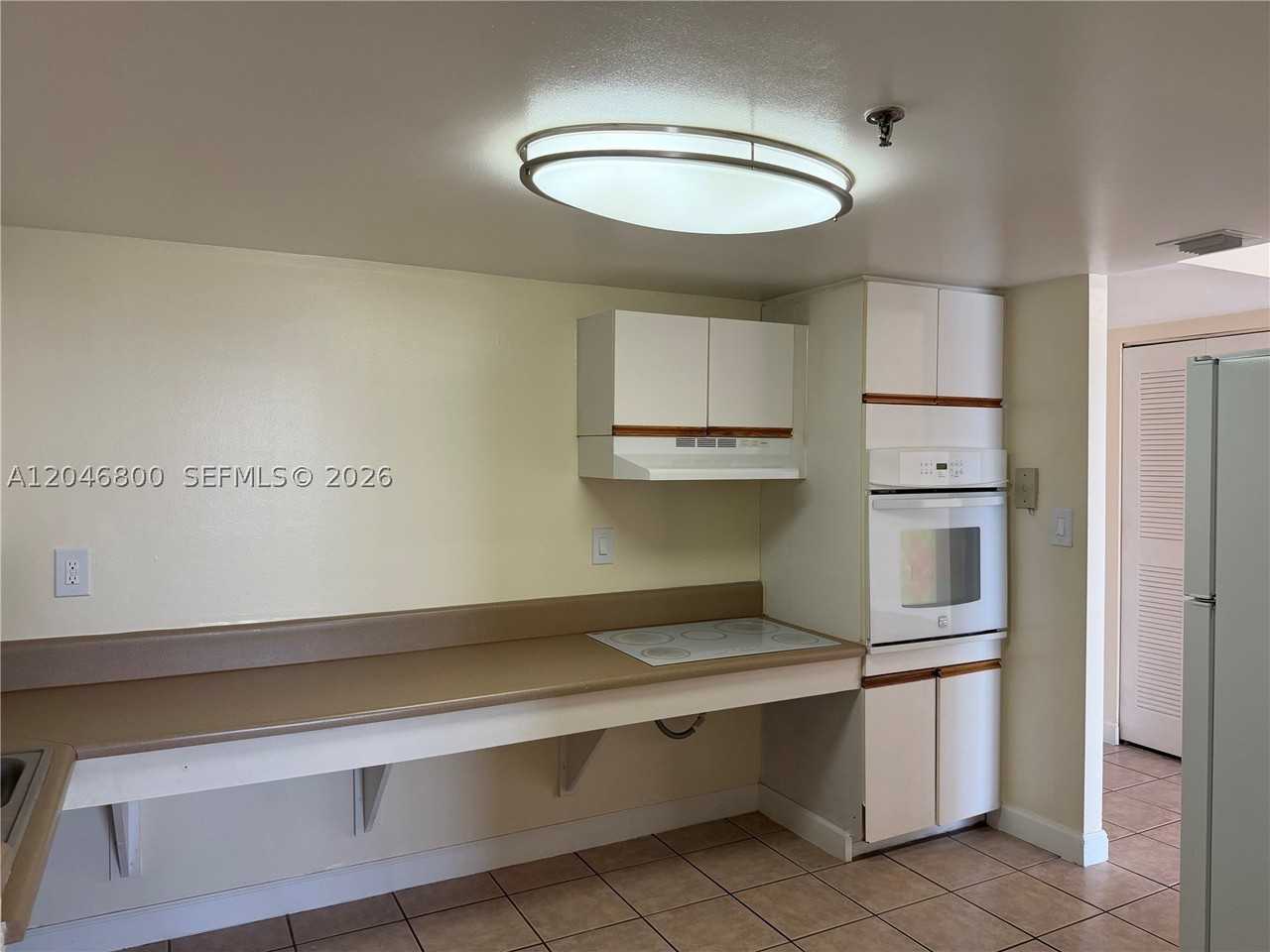 915 Nw 1st Ave - Photo 5 of 10