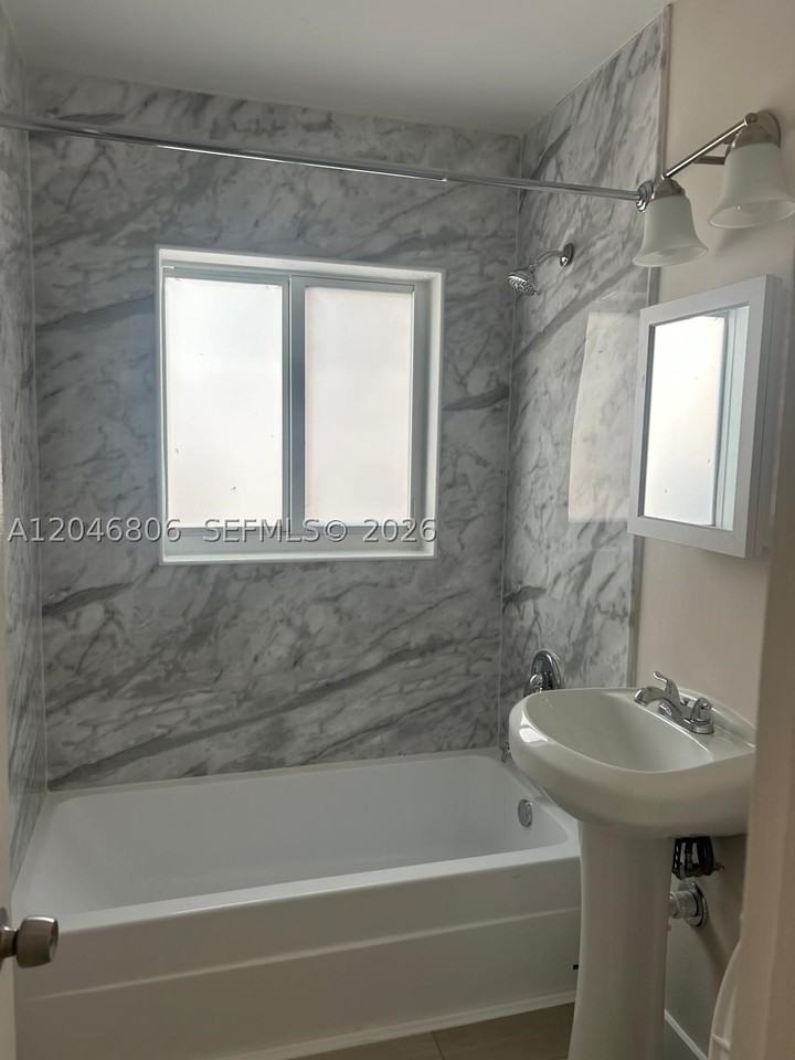 2214 N 25th Ave #2216-1 - Photo 7 of 7
