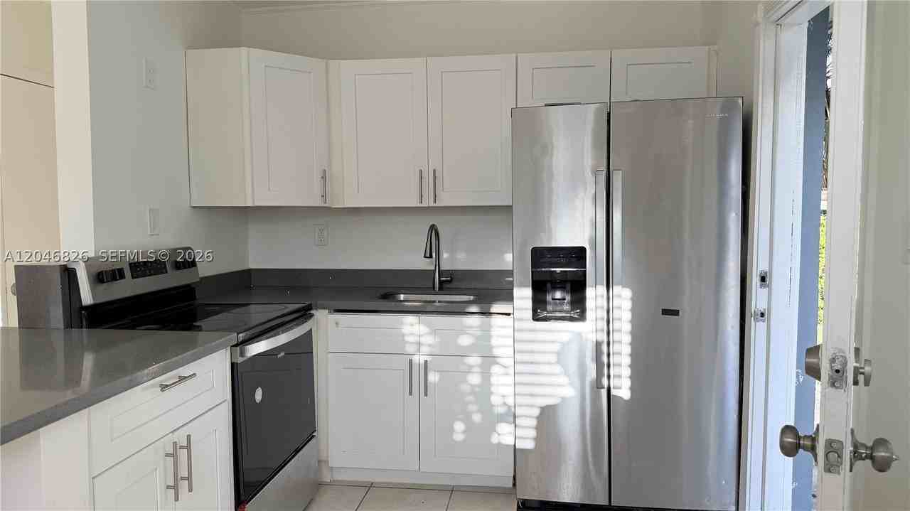 2540 Ne 181st St #2542 - Photo 6 of 11