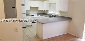3926 Sw 52nd Ave #5E - Photo 4 of 7