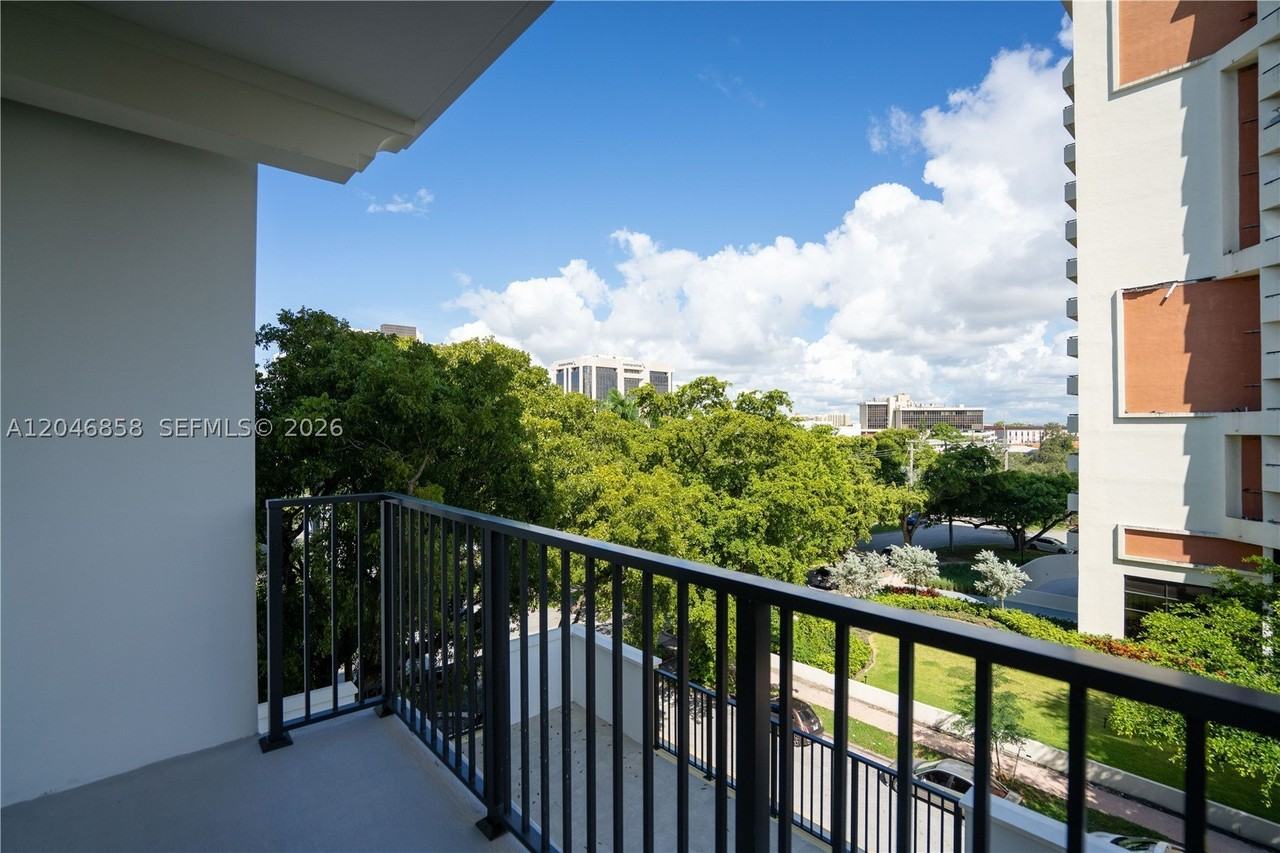 1091 Galiano St #404 - Photo 4 of 24