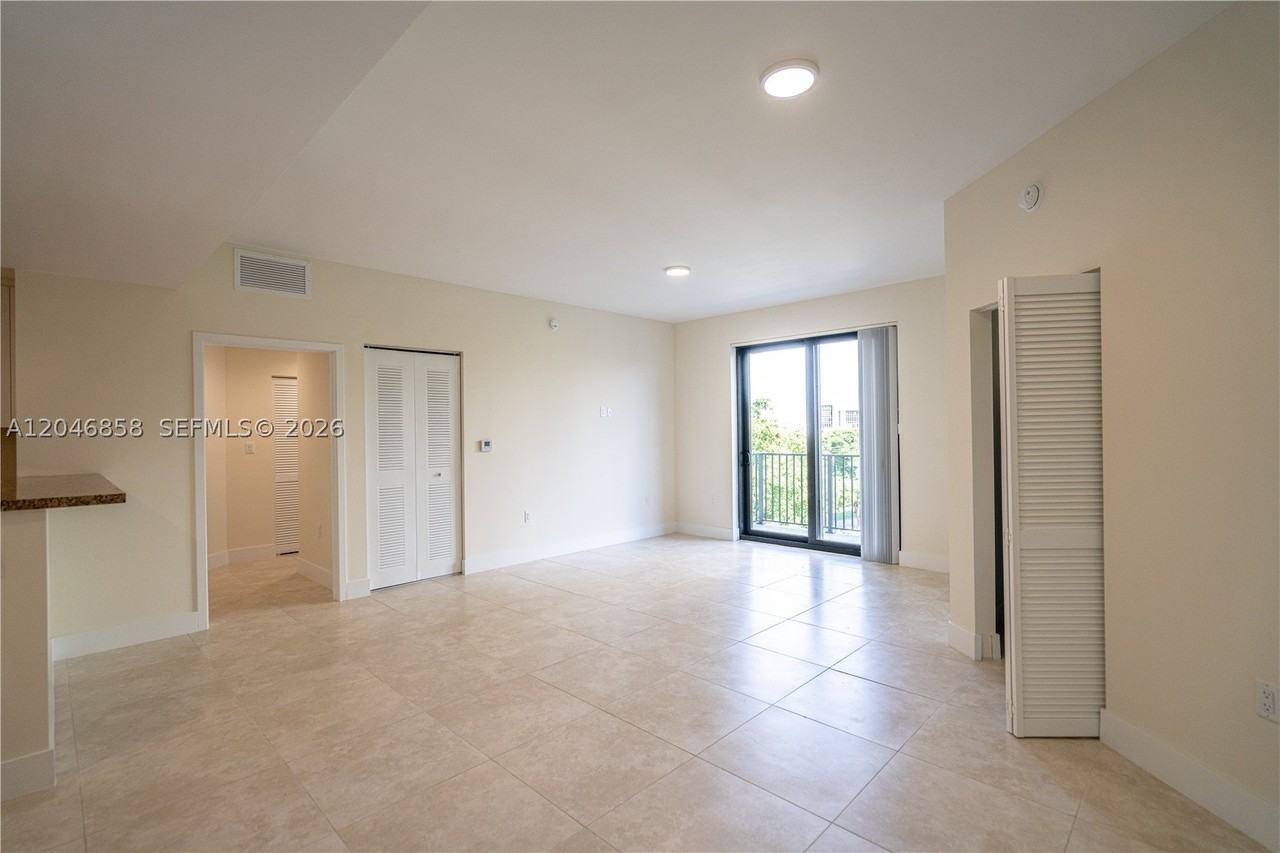 1091 Galiano St #404 - Photo 5 of 24