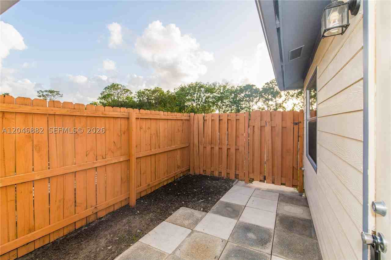 1804 My Pl - Photo 5 of 14