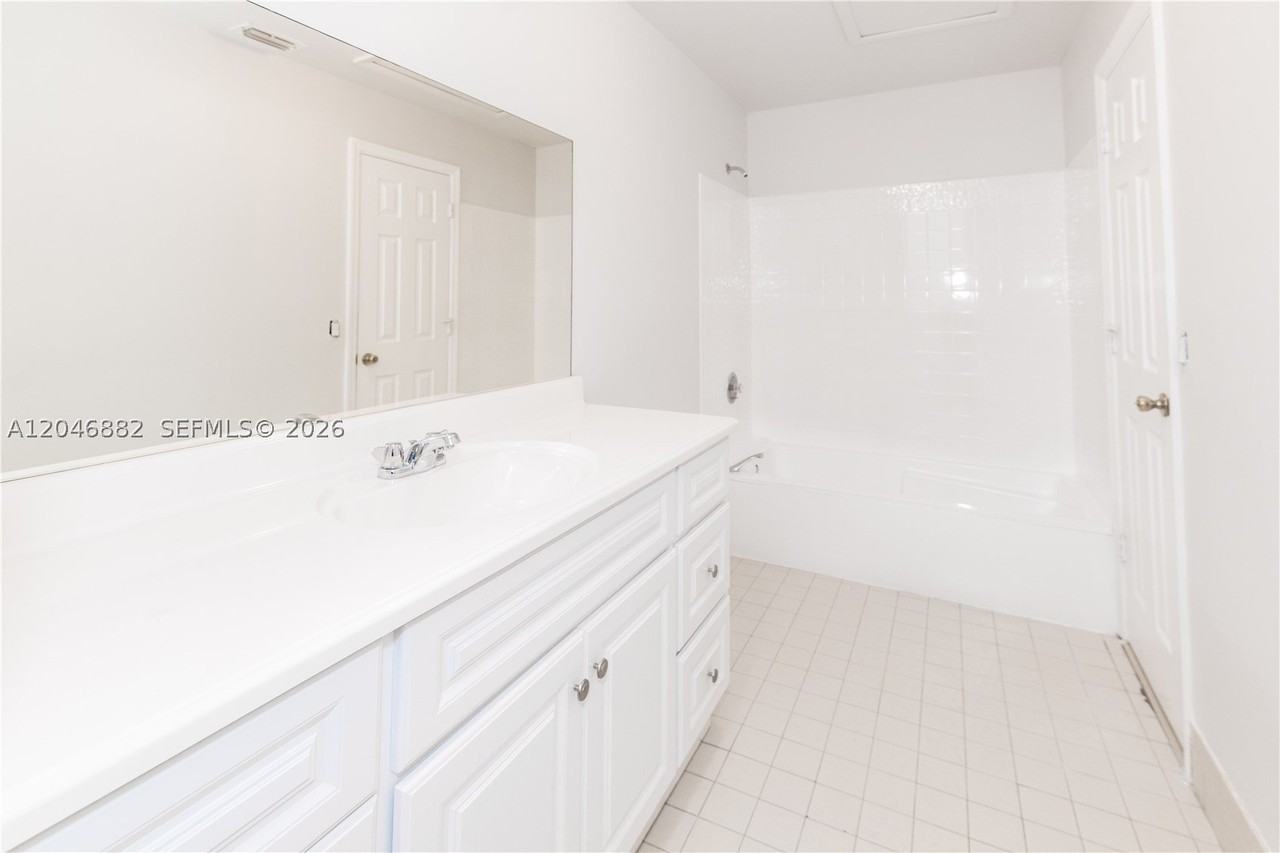 1804 My Pl - Photo 7 of 14