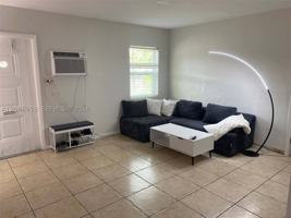 featured image of 1212 Nw 11th Ct #1212