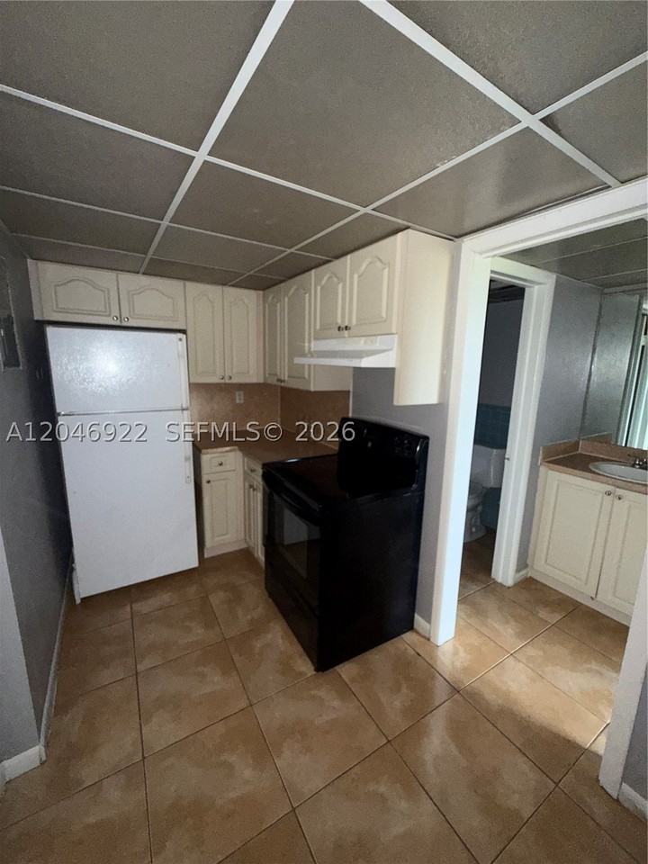 6960 Nw 186th St #2-431A - Photo 7 of 17