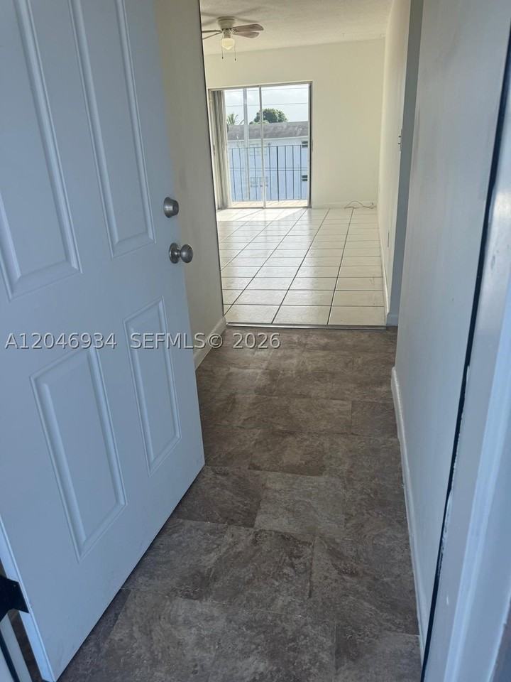 13725 Ne 6th Ave #402 - Photo 6 of 6