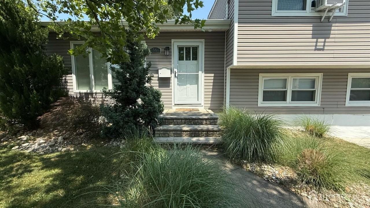 56 Grace Dr - Photo 2 of 23