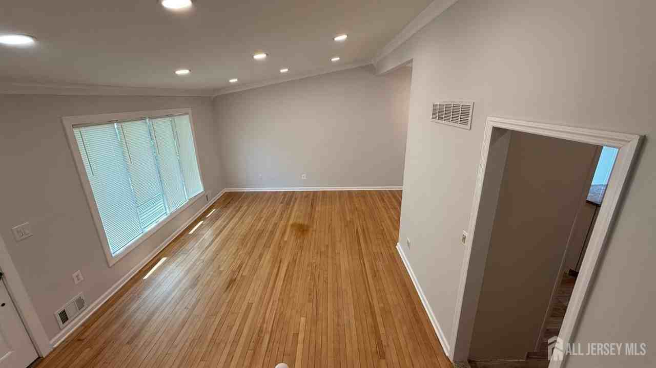 56 Grace Dr - Photo 5 of 23