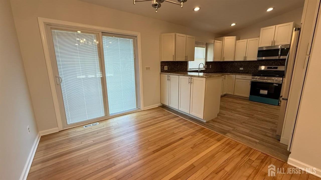56 Grace Dr - Photo 6 of 23