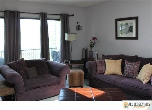 388 Lancaster Ct - Photo 2 of 12