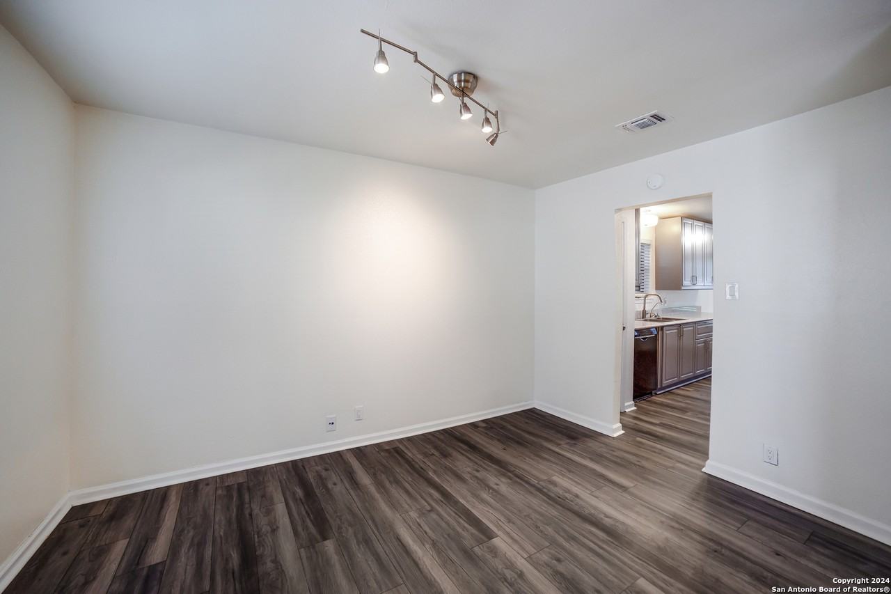 13906 Tangle Tree St - Photo 4 of 22
