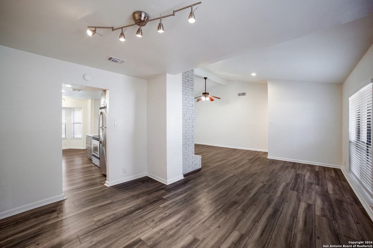 13906 Tangle Tree St - Photo 5 of 22