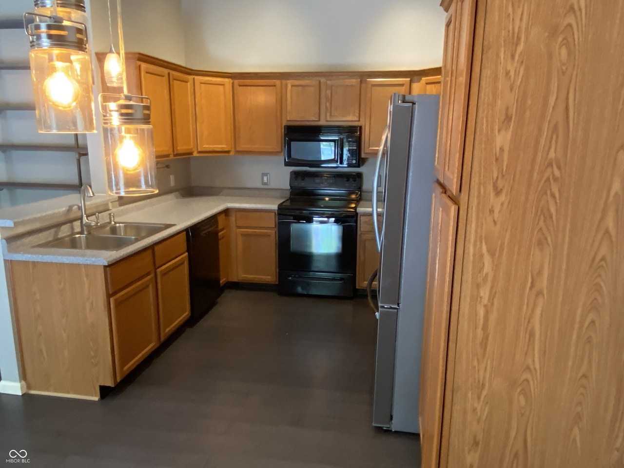 313 Tamarack Ct - Photo 6 of 18