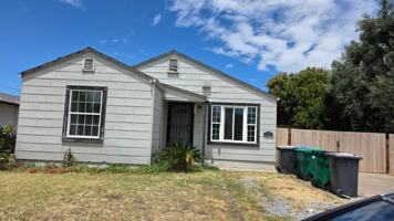 featured image of 223 Watson St